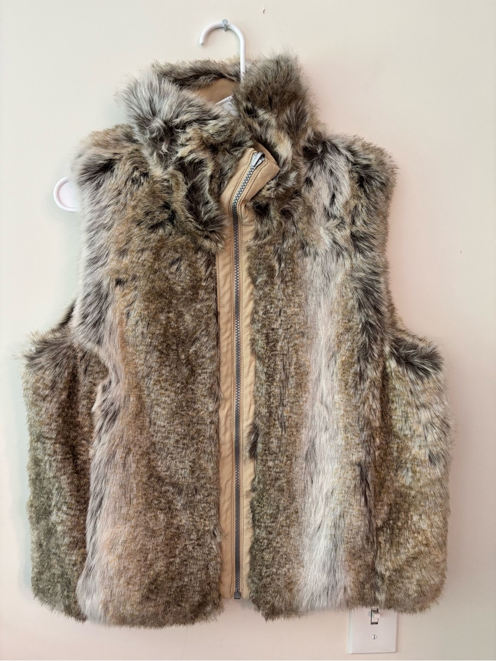 Reversible Fur Zip-Front Vest in Mixed Brown Tones